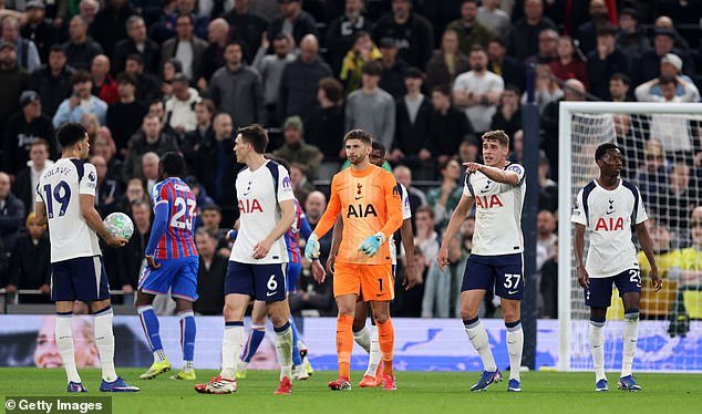 La falta de liderazgo del Tottenham le está llevando al descenso. Sea quien sea el entrenador, es por eso que el equipo no está hecho para luchar duro y tiene los ojos en otra parte… con un jugador que encarna sus defectos, escribe MATT BARLOW