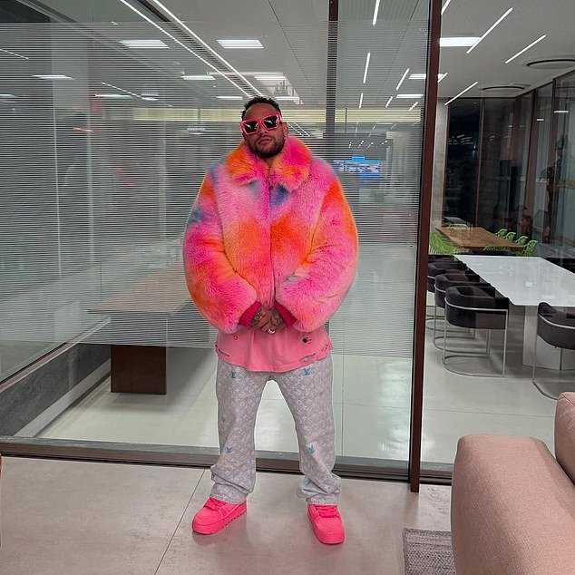 Chef brasileña DEMANDA a Neymar y afirma que trabajó 16 HORAS al día cocinando para el futbolista y su séquito de 150 personas