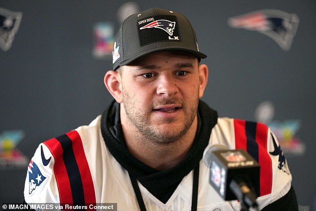 Los Chicago Bears completan un importante intercambio para reemplazar al titular que se retiró abruptamente a los 27 años debido a problemas de salud.