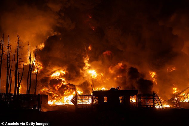 Trump, furioso con Israel por destruir los campos petroleros iraníes mientras el crudo aumenta y la cumbre planeada colapsa