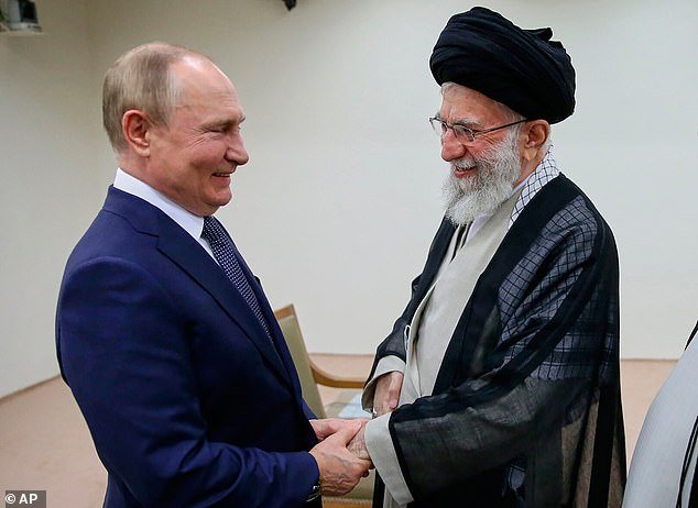 Putin declara “apoyo inquebrantable” al nuevo líder supremo iraní e insiste en que seguirá siendo el “socio confiable” de Teherán frente a los bombardeos estadounidenses.