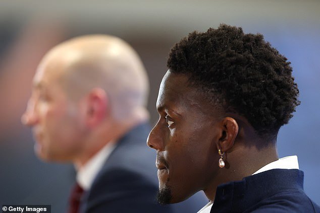 Esta es la acción sin precedentes que Steve Borthwick debe tomar con el exhausto Maro Itoje si el capitán de Inglaterra quiere estar en forma y listo para la Copa del Mundo del próximo año, escribe NIK SIMON