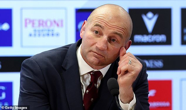 Las locuras sin sentido que vinieron de Inglaterra después de la humillación en Roma están más allá de la comprensión. ¿Dónde está la contrición? Es hora de despedir a Steve Borthwick y construir un equipo humilde que juegue con ritmo y estilo antes de que sea demasiado tarde, escribe IAN HERBERT