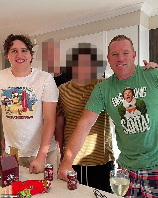 El impactante movimiento de la leyenda de la AFL durante el juicio por abuso sexual infantil de su hermano, mientras su víctima comparte detalles desgarradores del vil abuso que sufrió cuando tenía solo 13 años.