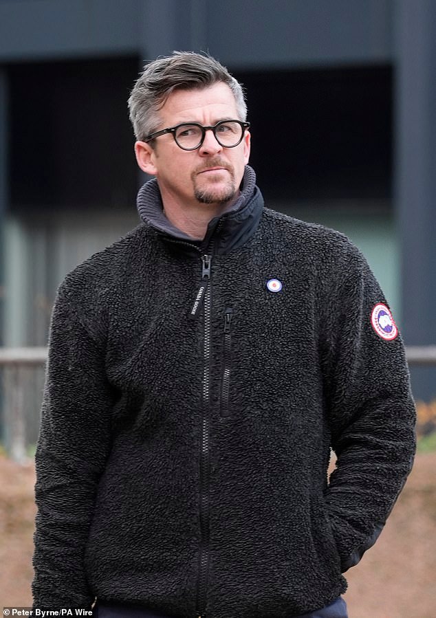 Joey Barton arrestado después de una supuesta pelea cerca del campo de golf de Liverpool, que dejó a un hombre ‘herido’