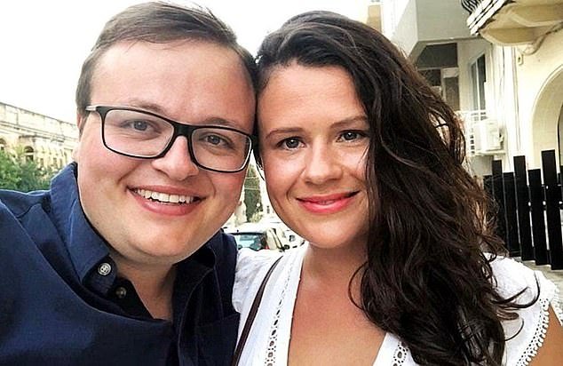 La diputada laborista suspendida recibió 2.400 libras esterlinas de la empresa de su marido sólo tres semanas antes de ser arrestada bajo sospecha de espiar para China, a pesar de insistir en que ella “no era asunto suyo”.