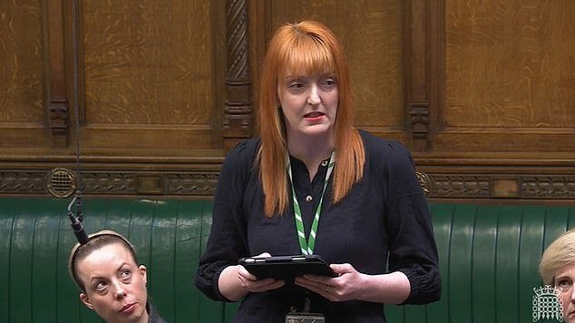 La reforma del juicio con jurado de ‘justicia blanda’ de David Lammy es respaldada por los parlamentarios en el primer obstáculo en la Cámara de los Comunes después de que el parlamentario laborista condenara las restricciones en un emotivo discurso sobre la violación.