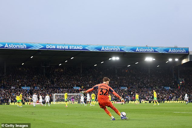 Leeds insta a las autoridades a tratar los cánticos sobre el notorio delincuente sexual Jimmy Savile como canciones de tragedia