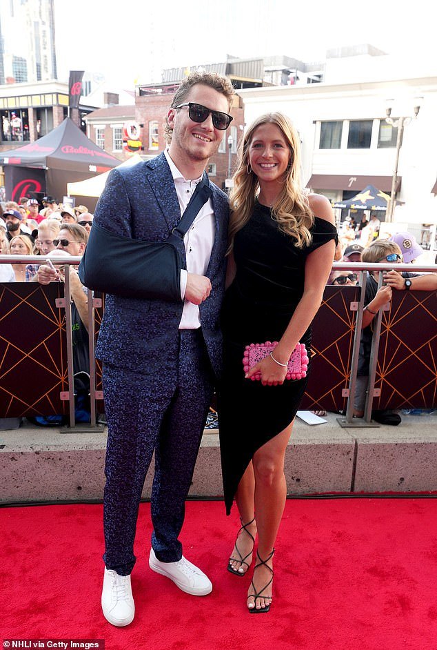 El héroe estadounidense de los Juegos Olímpicos de Invierno, Matthew Tkachuk, revela enormes noticias personales después de su medalla de oro