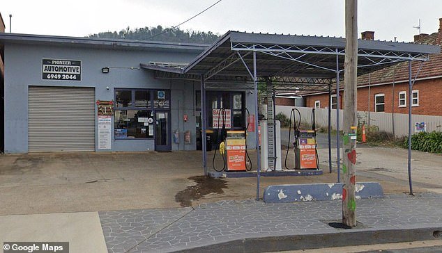 ‘En los libros malos’: el propietario de la única gasolinera de una pequeña ciudad rural revela por qué no vende combustible a los lugareños