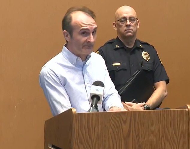 El fiscal del distrito respaldado por Soros dice que los jueces y legisladores pro armas son responsables del mortal ataque con armas de fuego de un partidario de ISIS en la Universidad Old Dominion