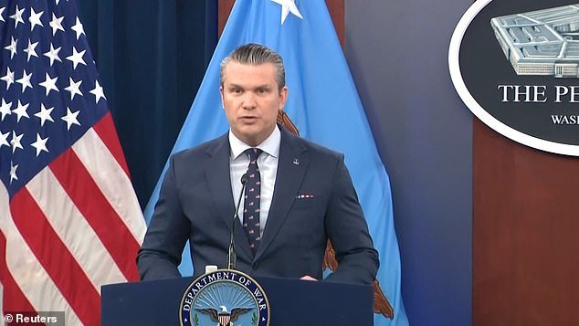 Pete Hegseth desafía al nuevo ayatolá iraní “herido y desfigurado” a aparecer ante la cámara