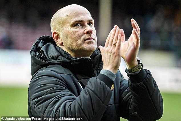 Daily Mail Sport presenta la historia interna del hombre que transformó Motherwell y pregunta: ¿Es el viaje de Jens Berthel Askou a Celtic Park una entrevista para el puesto más alto?