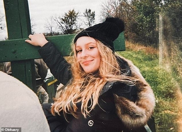 Una mujer de 18 años murió en un horrible accidente mientras estaba sentada en su automóvil en movimiento, y nadie pudo entender qué le pasó hasta que levantaron el vehículo en el aire.