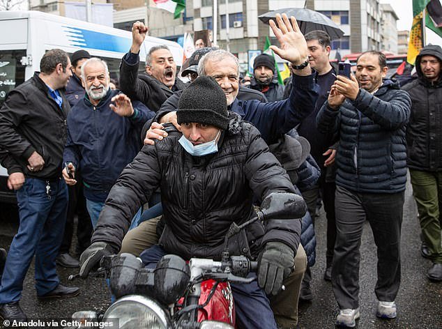 Desertores ejecutados, prueba de que el régimen iraní aún podría colapsar: DAVID PATRIKARAKOS expone la debilidad potencialmente fatal de los mulás…