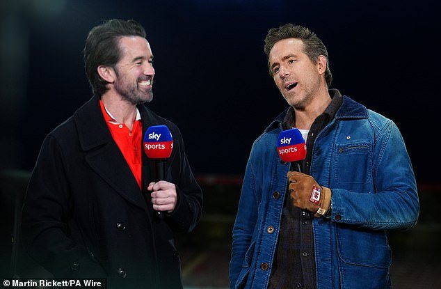 Sky Sports permitió a Wrexham transmitir un programa político el viernes: los comentarios de Ryan Reynolds y Rob McElhenney fueron autoindulgentes, jactanciosos y tediosos, y ningún otro club tendría el mismo privilegio.