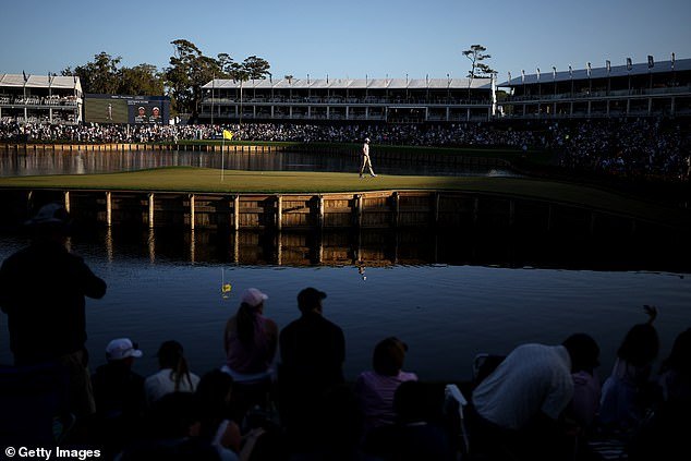 Dos personas baleadas afuera del Players Championship mientras el pistolero huye en el campo TPC Sawgrass