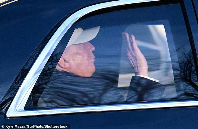 Trump pide la ayuda de Gran Bretaña para salvar el Estrecho de Ormuz. Pide a Starmer y a otros líderes extranjeros que envíen barcos y admite que Irán ha cerrado una ruta petrolera clave por primera vez.