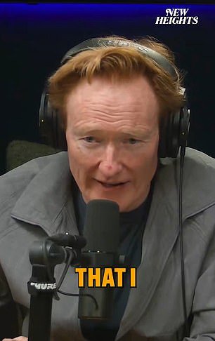 El presentador de los Oscar, Conan O’Brien, acepta realizar un truco increíblemente peligroso con el ícono de la NFL Jason Kelce.