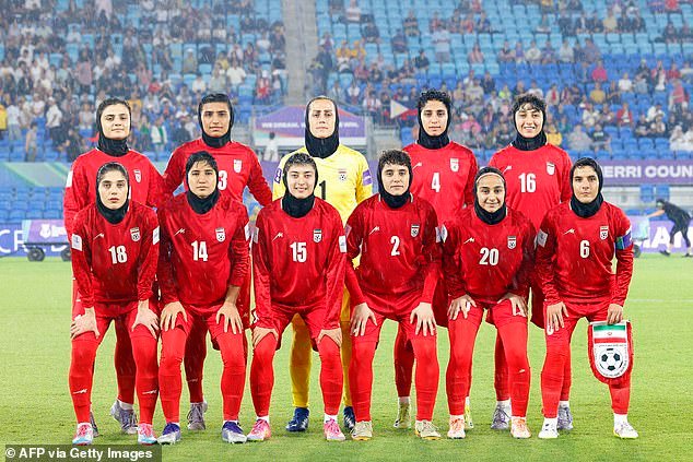 Futbolistas iraníes: Tres jugadoras más cambian de opinión después de decidir quedarse en Australia y ahora regresarán a casa para enfrentarse al régimen.