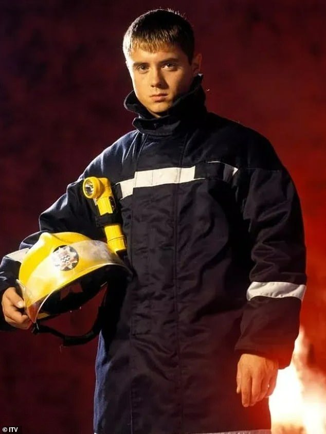 La estrella de Burning de Londres, John Alford, fue encontrada muerta en prisión semanas después de haber sido encarcelado por abusar sexualmente de dos niñas.