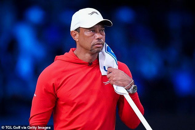 La brutal historia de la ruptura de Tiger Woods resurge mientras un nuevo libro interno detalla cómo el ícono del golf abandonó a su exnovia por carta