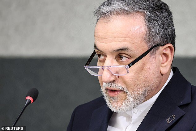 Ministro de Asuntos Exteriores iraní admite que la República Islámica recibe apoyo militar de Rusia y China