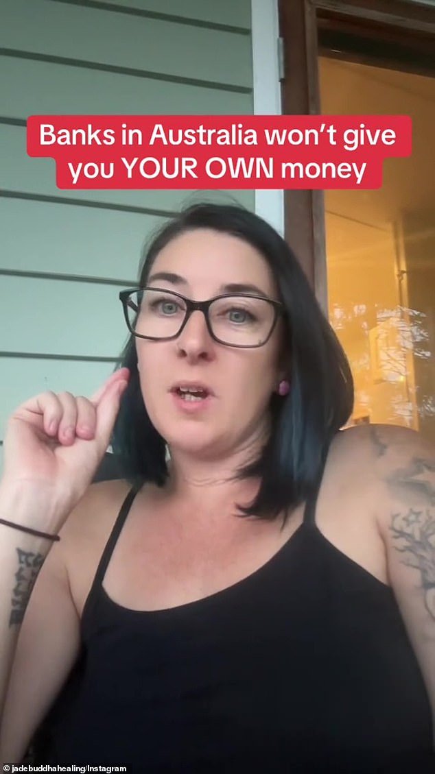 Se insta a los australianos a “abandonar los bancos” después de la “repugnante” experiencia de 20.000 dólares en el Commonwealth Bank