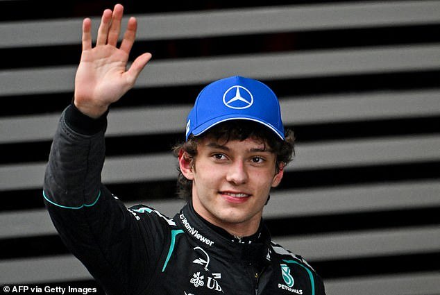 Kimi Antonelli gana el Gran Premio PRINCIPAL y Lewis Hamilton logra el primer podio de Ferrari, pero Lando Norris y Oscar Piastri soportan un día sombrío en China