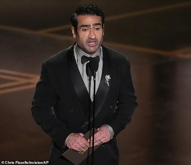 El presentador de los Oscar, Kumail Ali Nanjiani, criticado por su broma sobre la Lista de Schindler
