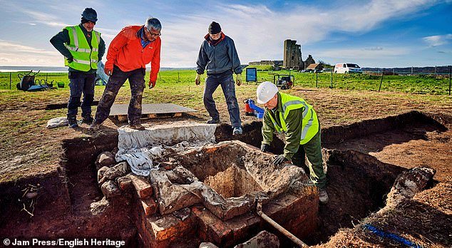 Búnker nuclear de la Guerra Fría, olvidado durante 57 años, redescubierto debajo de un castillo centenario