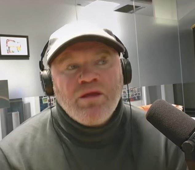 Wayne Rooney revela el salario increíblemente bajo que ganó cuando rompió el récord goleador de la Premier League con solo 16 años con un gol icónico contra el Arsenal.