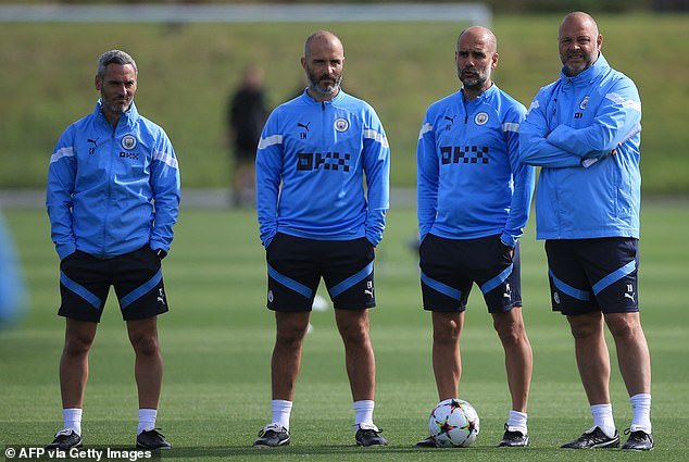 ENTREVISTA A CARLOS VICENS: Así hice del Manchester City un especialista en jugadas a balón parado, los trucos de motivación que utilicé con John Stones y Rubén Dias y los consejos de Pep Guardiola que llevaré conmigo el resto de mi carrera.