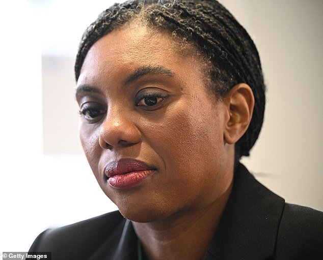 Kemi Badenoch condena el “repugnante” artículo del periódico The Guardian que afirma que la apertura de la panadería Gail cerca de un café palestino es un “asalto brutal”