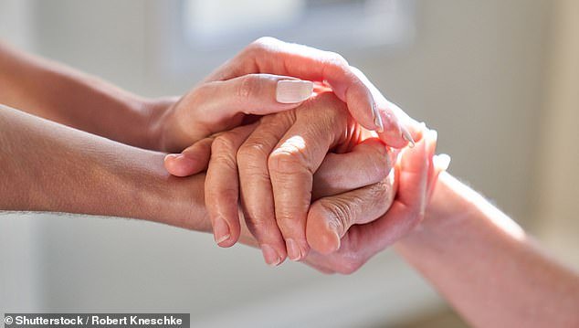 La votación sobre la muerte asistida está en el filo de la navaja mientras se insta a los parlamentarios a rechazar proyectos “peligrosos”