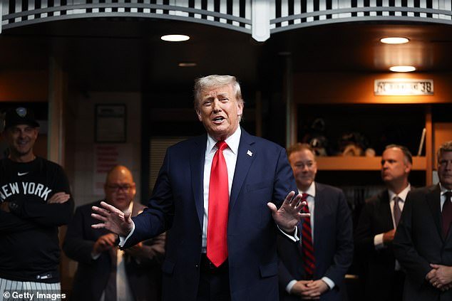 Donald Trump llama a Venezuela a convertirse en el estado número 51 de EE.UU. antes de enfrentarse a Estados Unidos en la final de béisbol