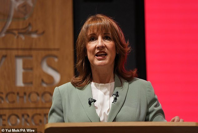 En caso de duda… ¡culpe al Brexit! Rachel Reeves dice que abandonar la UE ha dejado a Gran Bretaña “varada” mientras hace campaña por una “relación más profunda”