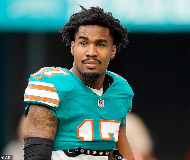 Cambio exitoso de la NFL mientras los Miami Dolphins envían al receptor abierto estrella Jaylen Waddle a los Denver Broncos