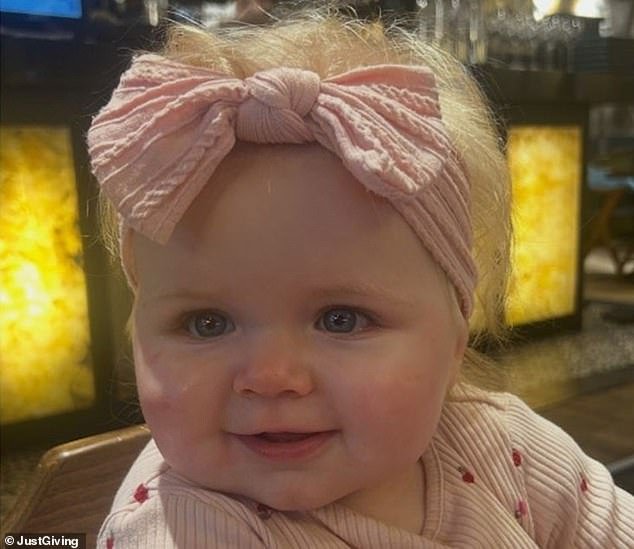 Una niña está luchando por su vida a causa de la meningitis después de que el brote en Kent fuera declarado “incidente nacional” y el número de infecciones aumentara a 15.