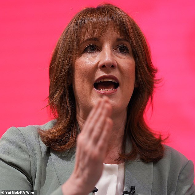 Furia por la reversión del Brexit de Rachel Reeves mientras pide al Reino Unido que vuelva a seguir las normas de la UE