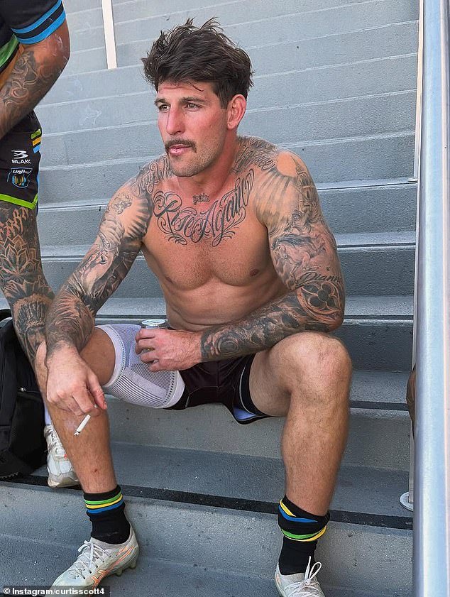 El chico malo de la NRL, Curtis Scott, y su madre están acusados de agredir a un adolescente; como dijo su abogado al tribunal, el presunto ataque “no fue aleatorio”.