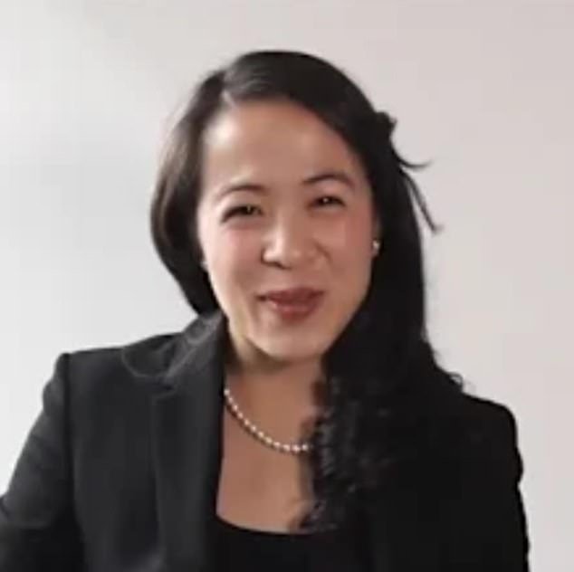 Brad Banducci se ve envuelto en una batalla legal mientras un alto ejecutivo demanda a Woolworths y surgen acusaciones impactantes durante sus semanas de 100 horas.