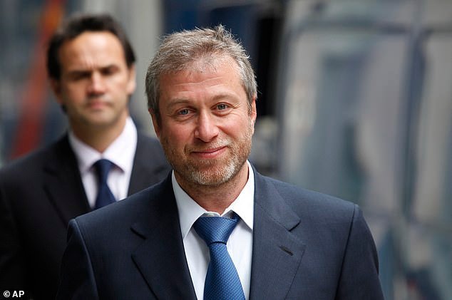 El gobierno se dispone a llevar a Roman Abramovich a los tribunales por 2.400 millones de libras procedentes de la venta del Chelsea después de que “perdiera la última oportunidad” de liberar dinero en efectivo para ayudar a las víctimas de la guerra en Ucrania.