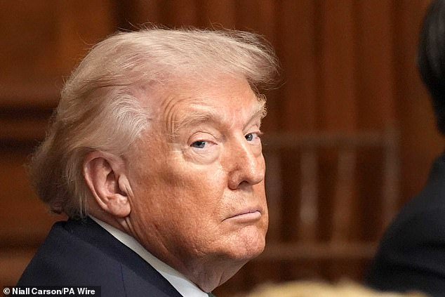 Trump vuelve a atacar a los aliados de la OTAN que “no responden” y dice que “acelerarían rápidamente” si “acaba con Irán” y entrega el Estrecho de Ormuz.