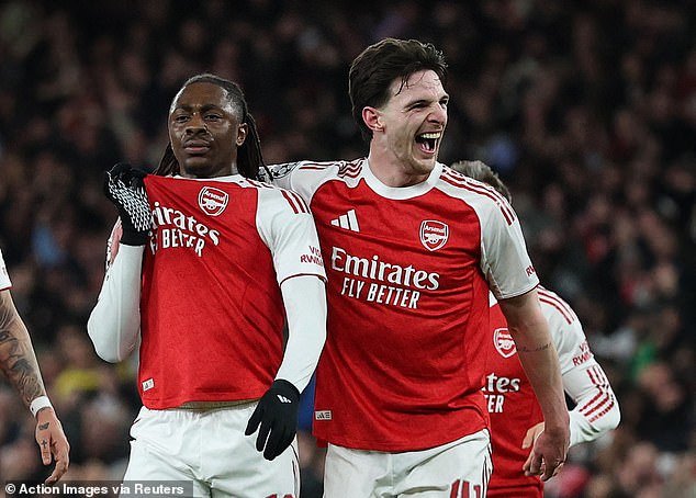 El lado de juego de Eberechi Eze del Arsenal ha mejorado para satisfacer a Mikel Arteta, cómo reaccionó a los “claros comentarios” del entrenador y cómo Declan Rice cree que pueden sacar aún más provecho del mediocampo.