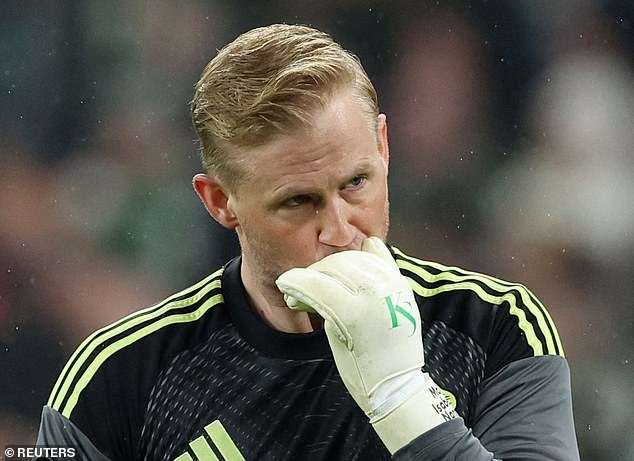 ¡SE QUITAN LOS GUANTES! Kasper Schmeichel teme que su carrera haya terminado después de una lesión en el hombro… pero se le acusa de utilizar al Celtic con fines “egoístas” durante una caída en su forma esta temporada.
