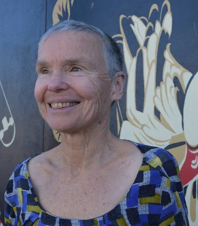 Una profesora británica y su prima neozelandesa, ambas de 67 años, murieron “en cuestión de segundos” cuando cargaron contra un elefante durante un safari a pie en Zambia, según una investigación.