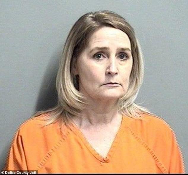 El asesinato de un glamoroso agente de bienes raíces finalmente se resolvió 15 años después con el arresto de una mujer sospechosa, dice la policía, pero una pregunta preocupante sigue sin respuesta