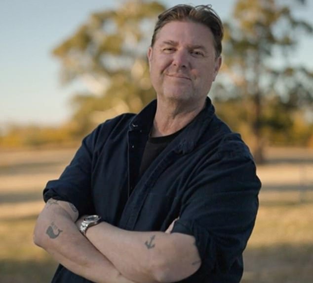 ‘Amenazas de muerte’ de comerciantes, reseñas de 1 estrella… Un paisajista de barrio, que ahora padece cáncer, hace una confesión sorprendente desde su búnker en Brighton mientras busca dinero por toda la ciudad.