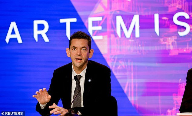 El jefe de la NASA de Trump, Jared Isaacman, responde a la pregunta del ‘engaño’ del Apolo… mientras revela su plan para enviar a los estadounidenses de regreso a la Luna.